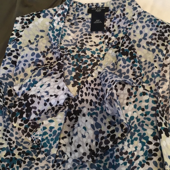 BUNDLE of Five sleeveless dress tops - Picture 4 of 7